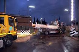 A14, sulla Foggia Cerignola fallisce assalto a tir