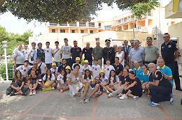 Sorpresa di Franco Gabrieli, capo della Protezione Civile, ai volontari di Orta Nova in "ritiro" a Vieste
