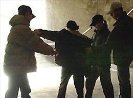 Scippano portafogli in un negozio: denunciati due minorenni