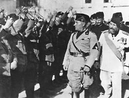 Oggi, 8 Settembre 1934, in 150 mila per Benito Mussolini che a Foggia inaugura il Palazzo del Governo, attuale sede della Prefettura