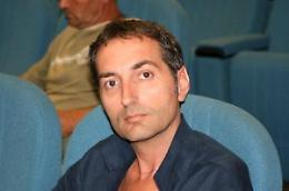 «Sei una scimmia nera»: gli spengono la sigaretta addosso e lo picchiano. Succede a Foggia