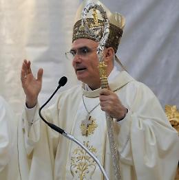 L'arcivescovo di Foggia ai funerali di Francesco Traiano morto dopo una rapina: «Chi sa, parli»
