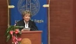 Oggi, 18 novembre 2010, Dacia Maraini a Foggia per ricevere da UniFg la laurea ad honorem 