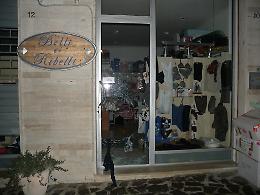 Furto in un negozio di abbigliamento: sgominata una banda di giovanissimi malviventi