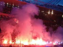 Foggia-Barletta, la guerra fuori dallo stadio: feriti cinque poliziotti