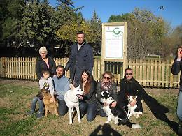 Foggia, Morese apre il parco giochi dei cani in Viale Europa