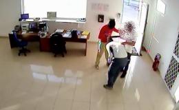 «Tira fuori i soldi e non ti faremo male»: arrestati i rapinatori della Lancia Libra
