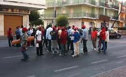 Protesta Cara: immigrati occupano struttura,  quattro contusi