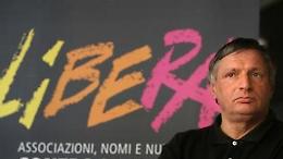 Lezione di legalità al "Poerio" con don Luigi Ciotti e Daniela Marcone