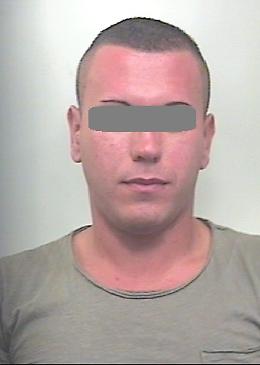 Rapine ed estorsioni, in quattro mesi bottino da 150mila euro: quattro arresti 