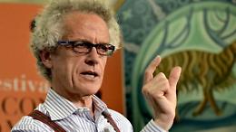 Alla Ubik di Foggia Federico Rampini spiega l'economia con i Beatles