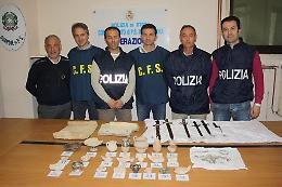 Manfredonia, tombarolo realizza casa con reperti trafugati: denunciato commerciante 