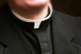 Foggia, adescò minorenni: ex sacerdote condannato a 18 anni di carcere 