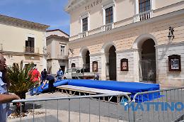 Stremato dalla febbre, Berlusconi non sarà a Foggia: «Verrà questa sera a Bari»