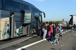 Incidente all'alba per un pulman di studenti di Manfredonia che andavano all'Expo