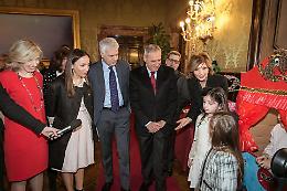 Landella rende onore ai bimbi della "Ferrante Aporti" per il premio nazionale che li porterà ad Expo