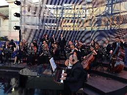 Su il sipario, su Ra1 torna L’orchestra dauna  “Suoni del Sud” 