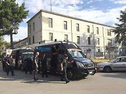 Foggia, l'ex distretto militare va liberato: firmate le ordinanze di sgombero degli abusivi