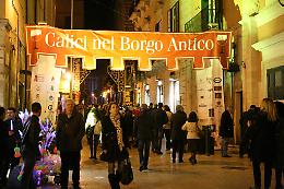 A Cerignola in alto i "Calici nel Borgo Antico"