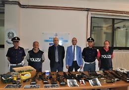 Vieste, arsenale della mala chiuso in cassaforte: arrestato insospettabile 43enne
