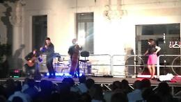 Successo di pubblico per “Non soli ma bene accompagnati”