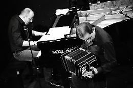 Al Cine Teatro Adriatico di Vieste questa sera c'è un imperdibile  "Tango Recital" 