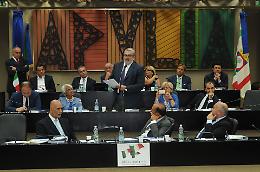 Ok del Consiglio Regionale al referendum anti trivelle in mare. Emiliano: «Oggi è un giorno felice»