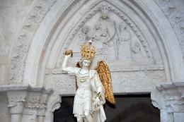 Oggi, 29 settembre, la Provincia di Foggia celebra il suo santo patrono: San Michele. Da Monte S. Angelo a Mont S. Michel la linea sacra della potenza del bene