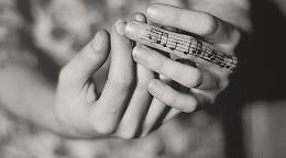 Musica e poesia per festeggiare la Giornata del Dono