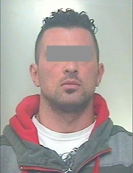 Rilascia falsa identità per non pagare bollo auto: arrestato 35enne