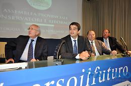 I Conservatori e Riformisti ci sono: Fitto miete consensi a Foggia, svuotando Forza Italia