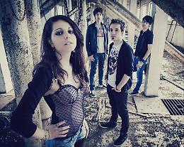 Primo contratto discografico per i "Paper Walls" di Manfredonia