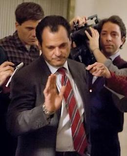 Questa sera su La7 "Mani pulite": si cena col lucano. C'è 1992 con un fantastico Antonio Gerardi