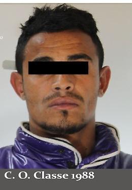 Malviventi svaligiano appartamento mentre i proprietari dormono: in manette un rumeno