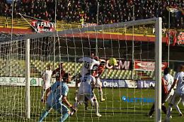 Le Vespe assediano l'alveare del Foggia e pungono i rossoneri