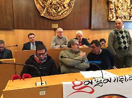 Trivellazioni, Emiliano: «Siamo la Regione più bella del mondo, nessuno ci sfigurerà»