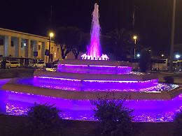 Alla stazione di Foggia la fontana accoglie l'EpilepsyDay colorandosi di viola