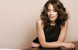 Al Teatro Giordano la pianista Gloria Campaner