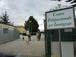Gambiano di 22 anni accoltellato a Borgo Mezzanone