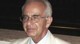 Oggi, 13 Novembre 1938, nasce a San Severo il filosofo e storico Vincenzo Pirro