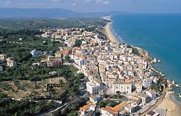 Per sfuggire alla cattura a Livorno, una coppia violenta si era rifugiata ad Ischitella 