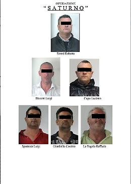 «Se volete scaricare dovete versare 50 euro allo 'Zio'»: in manette il boss Sinesi e i suoi 'luogotenenti'