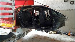 Manfredonia, scoperta una centrale di riciclaggio di pezzi di ricambio per auto