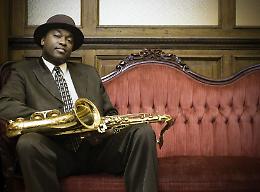 Domani sera a Foggia la "leggenda del jazz":  James Carter