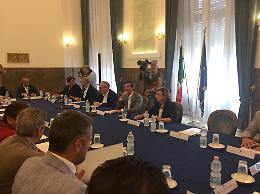 Vertice in Prefettura, il Ministro Orlando: «Non confondere il caporalato con il fenomeno migratorio»