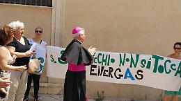 Manfredonia, l'arcivescovo Michele Castoro sconfessa l'Energas