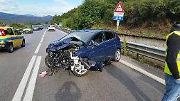 Ancora un incidente sulla Potenza-Melfi: auto contro un camion, salvi per miracolo i passeggeri