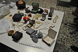 Manfredonia: segnalazione anonima al 113 incastra due topi d'appartamento