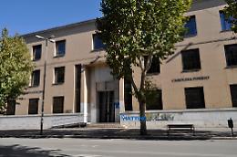 Lavori al "Poerio", ragazzi a spasso da dieci giorni: esposto dei genitori al Prefetto contro la Provincia
