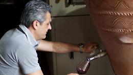 L'enologo Trombelli inventa l'aglianico affinato in terracotta